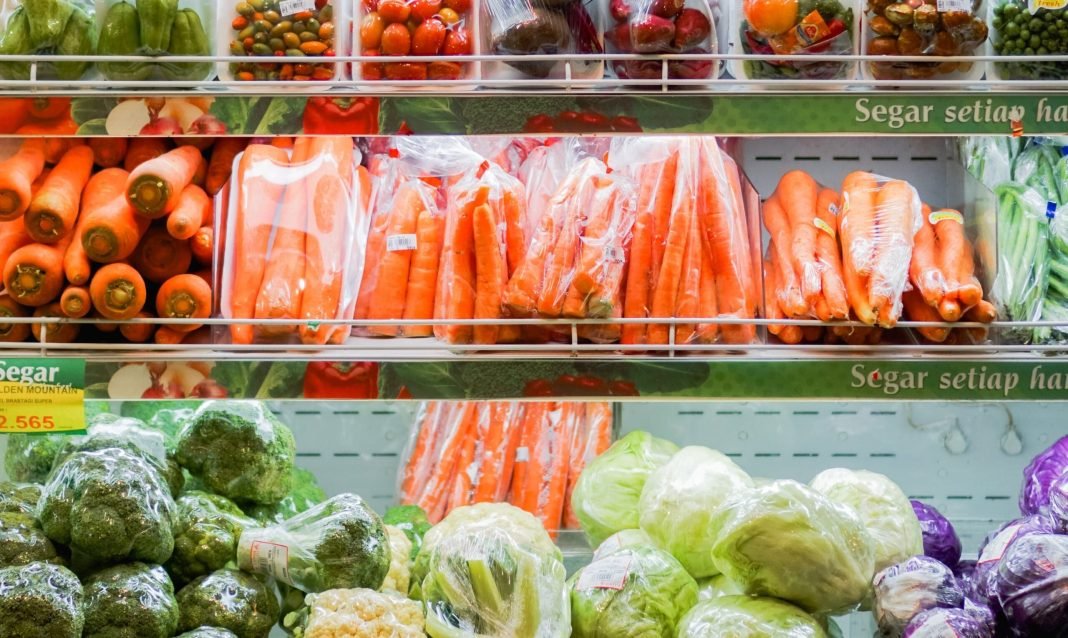 La venta de verduras y frutas en envases de plástico estará prohibida en España en 2023