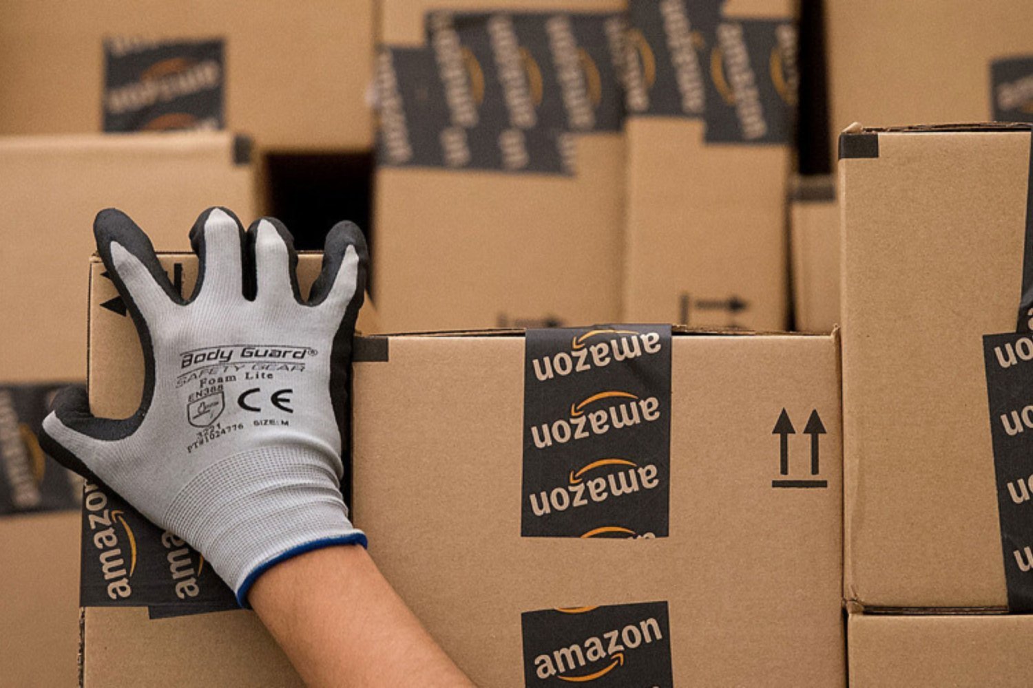 Las empresas chinas baneadas de Amazon demandan a la compañía