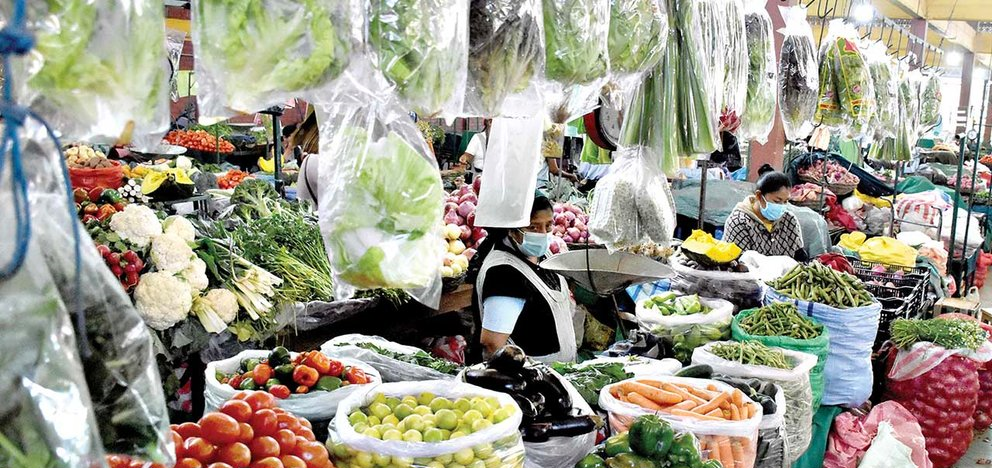 Contrabando agrícola llega a tres mercados de la Llajta